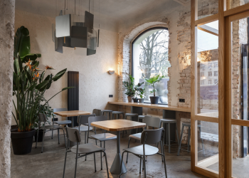 Tech Savvy: Must-Have Gadgets for a Modern Home Office Setup