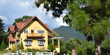 Decluttering Your Workspace: Organizational Tips for a Tidy Home Office